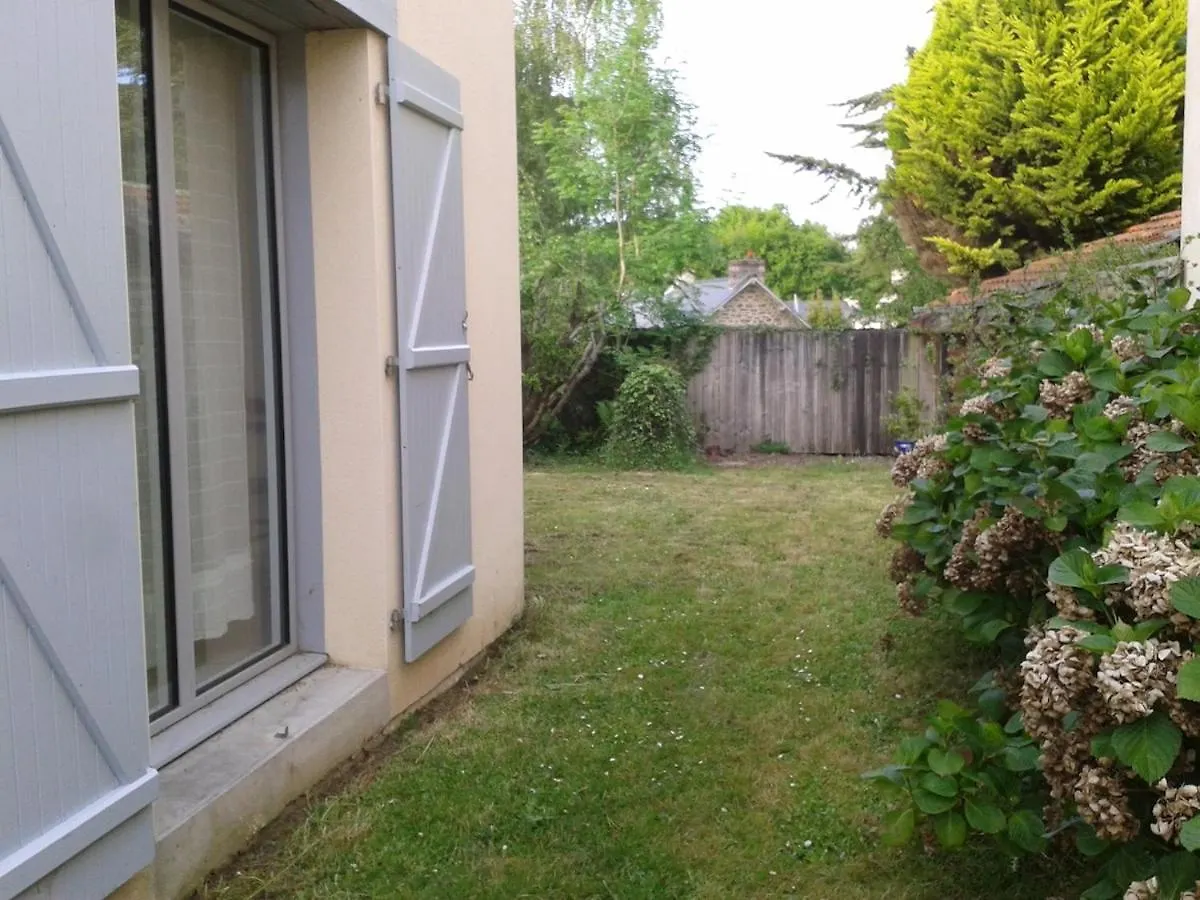 Maison Avec Jardin, Proche Plage Dinard Holiday home